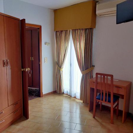 Hostal Casa Pepe Таусте Экстерьер фото